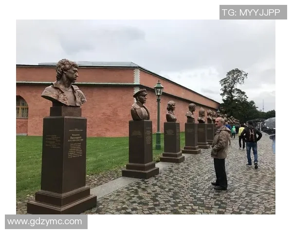 李泓澎的艺术之旅探索与创新在当代文化中的重要影响与贡献